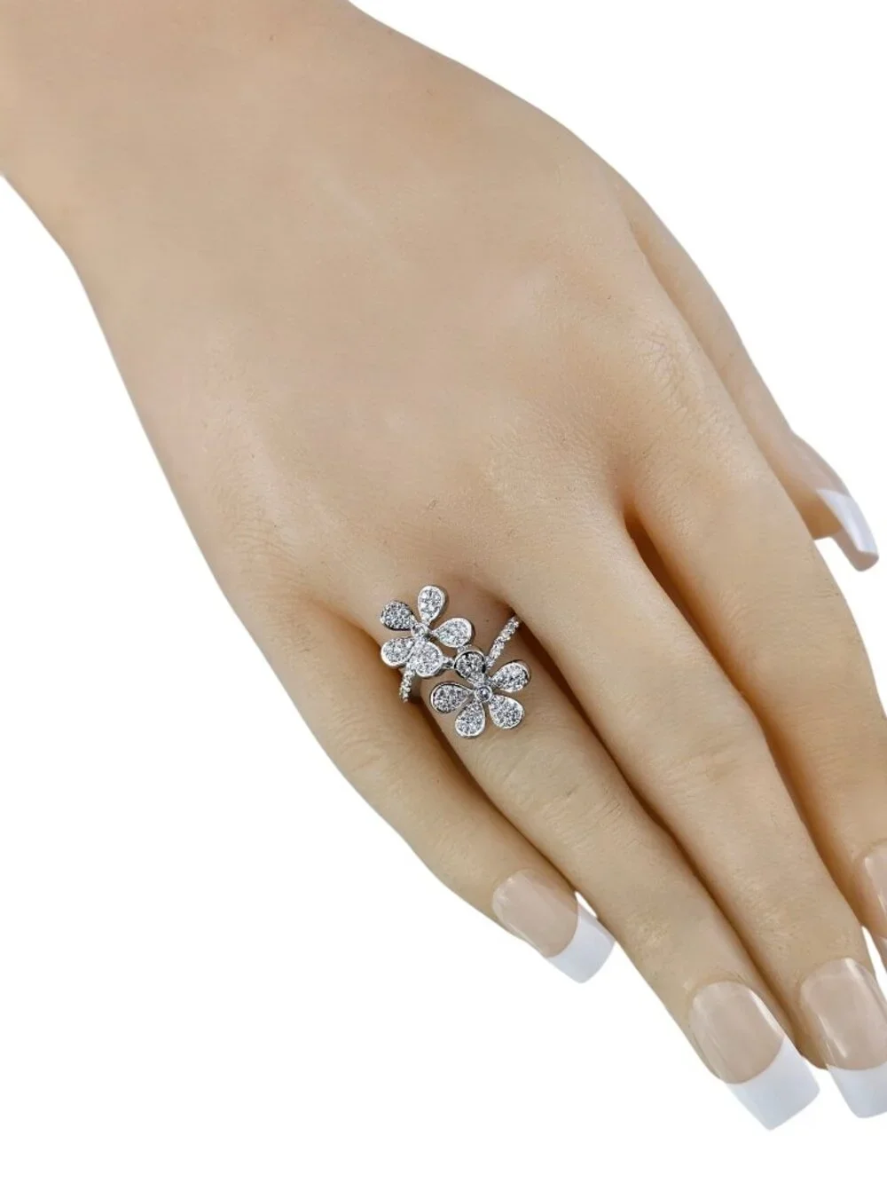 14K White Gold and Diamond Flower Ring Size 4.25 #25241